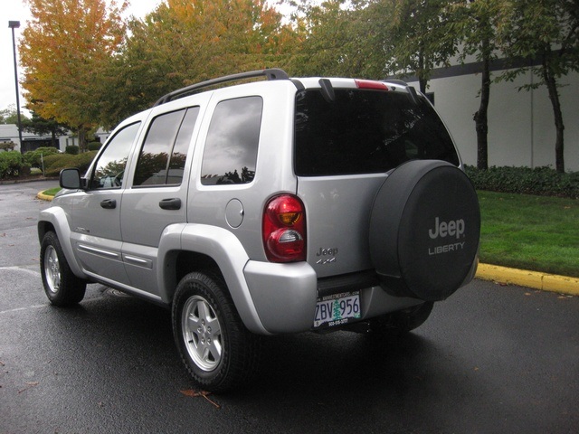 2002 Jeep Liberty Limited Edition 4WD / Leather Seats / Loaded   - Photo 4 - Portland, OR 97217
