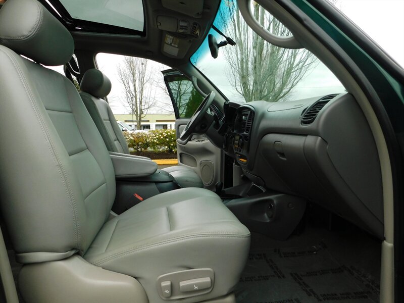 2003 Toyota Sequoia 4WD LEATHER SEATS / 8-PASS / 2-OWNER OREGON SUV   - Photo 19 - Portland, OR 97217