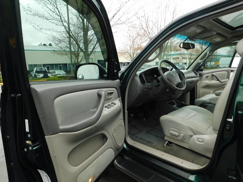 2003 Toyota Sequoia 4WD LEATHER SEATS / 8-PASS / 2-OWNER OREGON SUV   - Photo 31 - Portland, OR 97217
