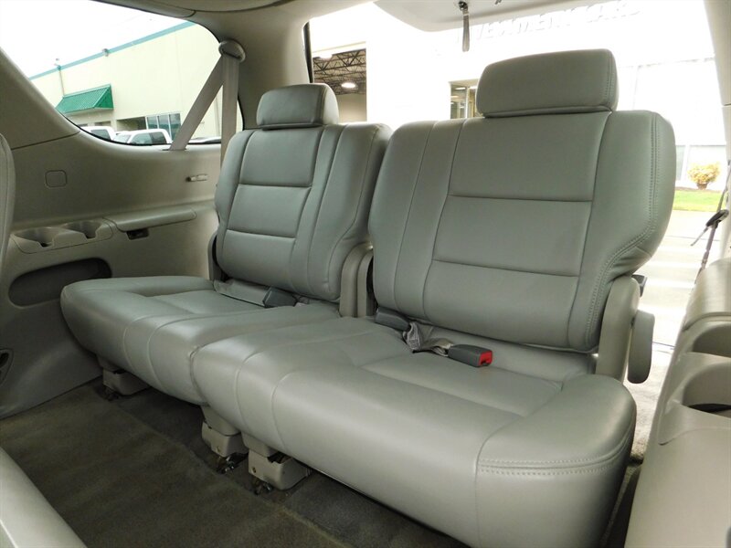 2003 Toyota Sequoia 4WD LEATHER SEATS / 8-PASS / 2-OWNER OREGON SUV   - Photo 16 - Portland, OR 97217