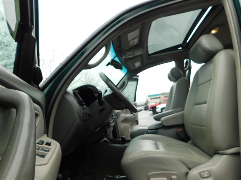 2003 Toyota Sequoia 4WD LEATHER SEATS / 8-PASS / 2-OWNER OREGON SUV   - Photo 14 - Portland, OR 97217