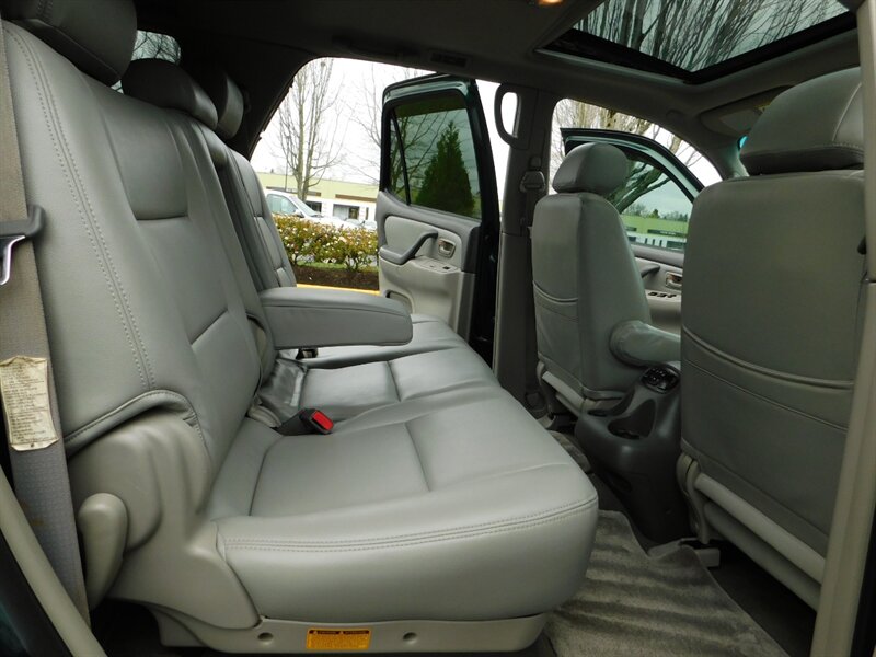 2003 Toyota Sequoia 4WD LEATHER SEATS / 8-PASS / 2-OWNER OREGON SUV   - Photo 18 - Portland, OR 97217