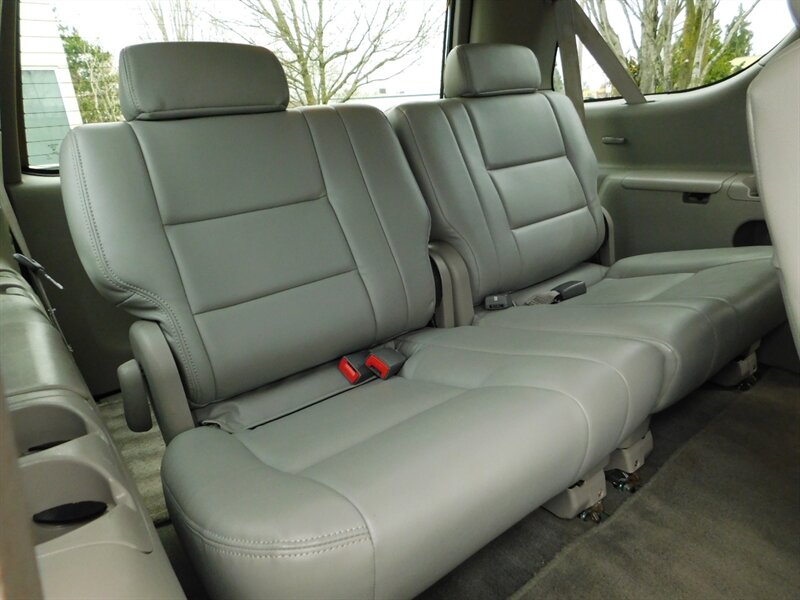 2003 Toyota Sequoia 4WD LEATHER SEATS / 8-PASS / 2-OWNER OREGON SUV   - Photo 17 - Portland, OR 97217