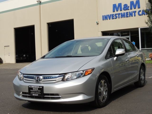 2012 Honda Civic Hybrid Sedan / NAVIGATION / Warranty / 1-OWNER   - Photo 1 - Portland, OR 97217