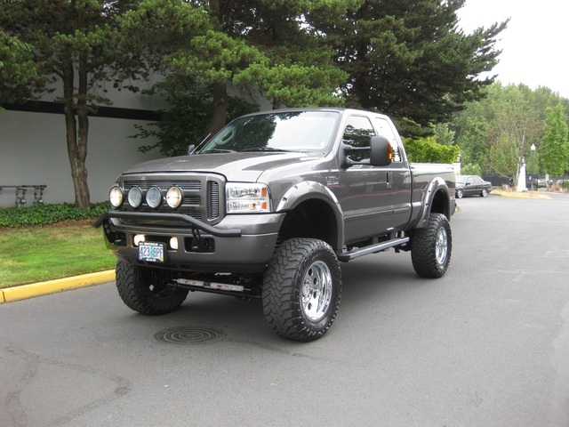 2005 Ford F-250 Super Duty XLT/ 4WD/DIESEL/ Leather /LIFTED   - Photo 1 - Portland, OR 97217