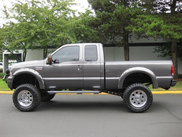 2005 Ford F-250 Super Duty XLT/ 4WD/DIESEL/ Leather /LIFTED   - Photo 2 - Portland, OR 97217