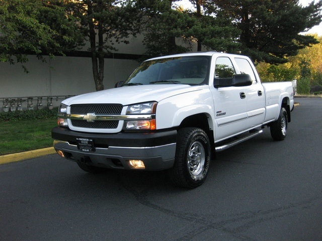 2004 Chevrolet Silverado 2500 4WD/Diesel/Leather/Moonroof/Navigation   - Photo 1 - Portland, OR 97217