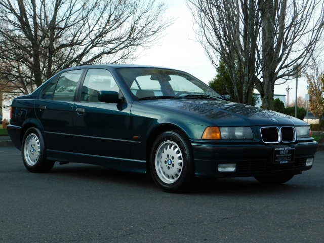 1996 BMW 328i / 4Dr  / Leather / 5-SPEED MANUAL / 1-OWNER   - Photo 2 - Portland, OR 97217