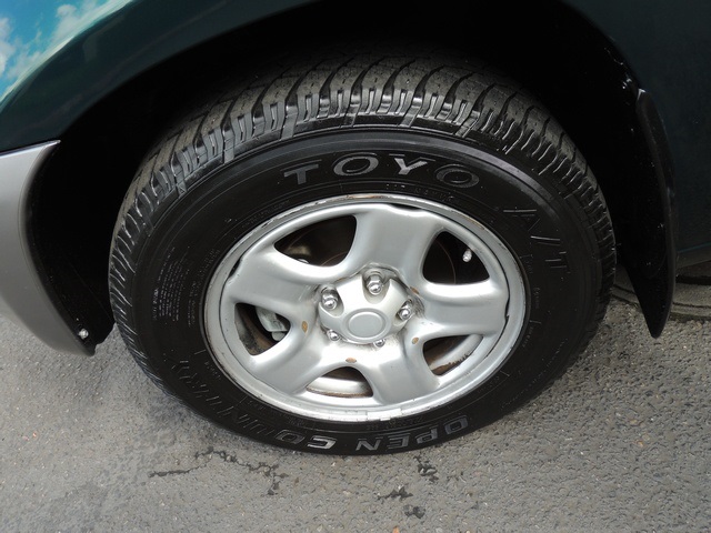 2003 Toyota RAV4 Newer Tires/Water Pump/Timing Belt Low Miles   - Photo 38 - Portland, OR 97217