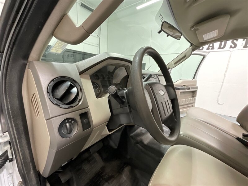 2008 Ford F-250 4x4 / Utility Bed / XL / 5.4L V8 / 69K MILES / ZERO RUST / Towing Pkg / Utility Bed - Photo 40 - Gladstone, OR 97027