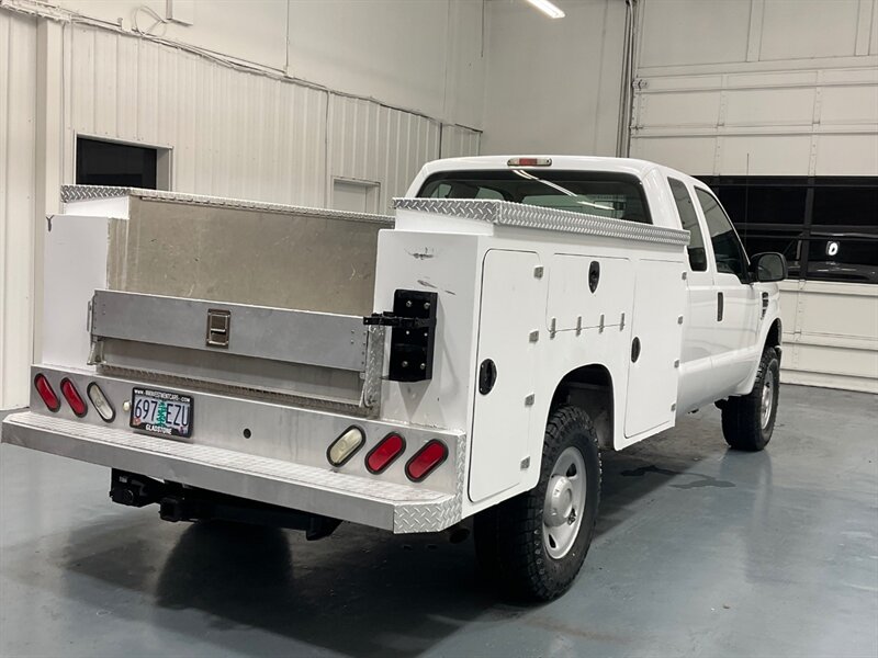 2008 Ford F-250 4x4 / Utility Bed / XL / 5.4L V8 / 69K MILES / ZERO RUST / Towing Pkg / Utility Bed - Photo 9 - Gladstone, OR 97027