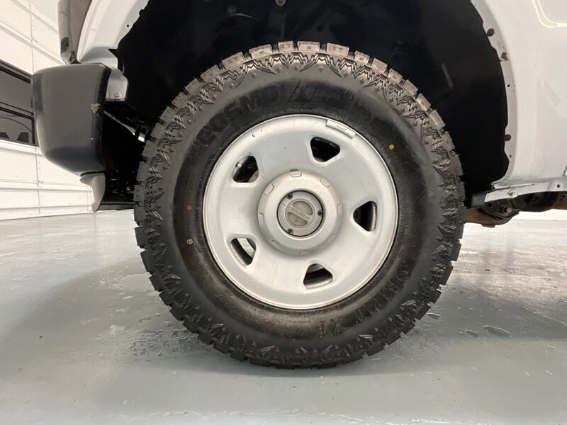 2008 Ford F-250 4x4 / Utility Bed / XL / 5.4L V8 / 69K MILES / ZERO RUST / Towing Pkg / Utility Bed - Photo 23 - Gladstone, OR 97027