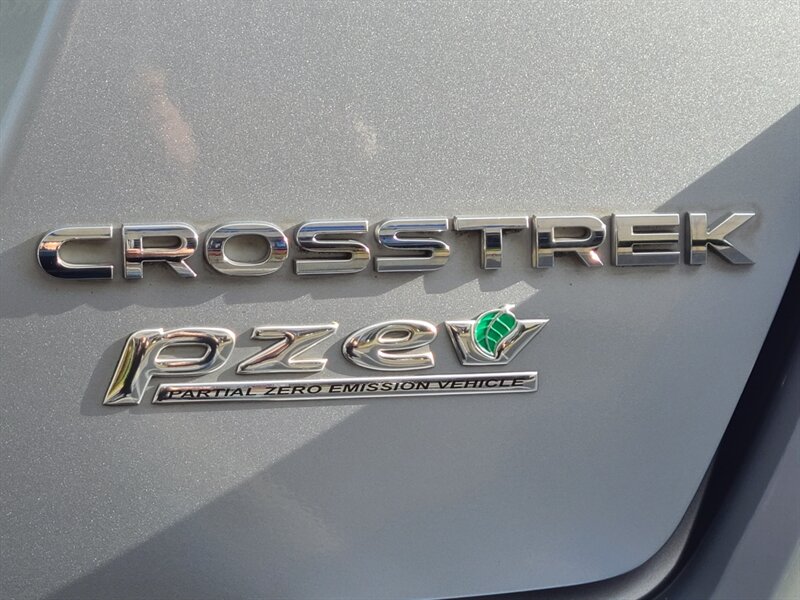 2016 Subaru Crosstrek 2.0i LIMITED AWD / PADDLE SHIF photo