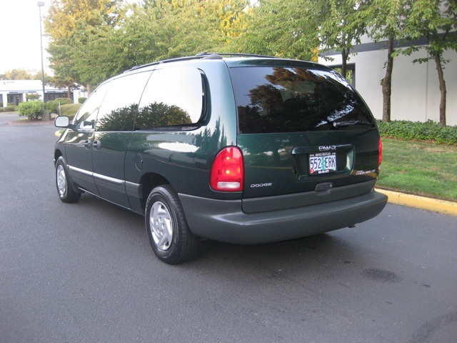 1997 Dodge Grand Caravan SE All Wheel Drive /Minivan/Captain Chairs/Leather   - Photo 3 - Portland, OR 97217