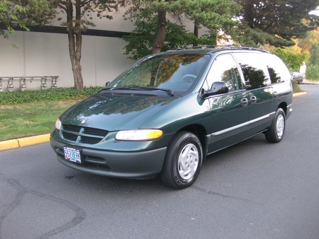 1997 Dodge Grand Caravan SE All Wheel Drive /Minivan/Captain Chairs/Leather   - Photo 1 - Portland, OR 97217
