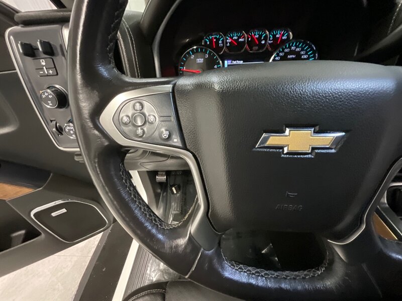 2016 Chevrolet Silverado 3500 LTZ Z71 Off Rd 4X4 / 6.6L DIESEL / DUALLY / LOADED  / Leather w. Heated & Cooled Seats / Rear Airbags / Dually - Photo 44 - Gladstone, OR 97027