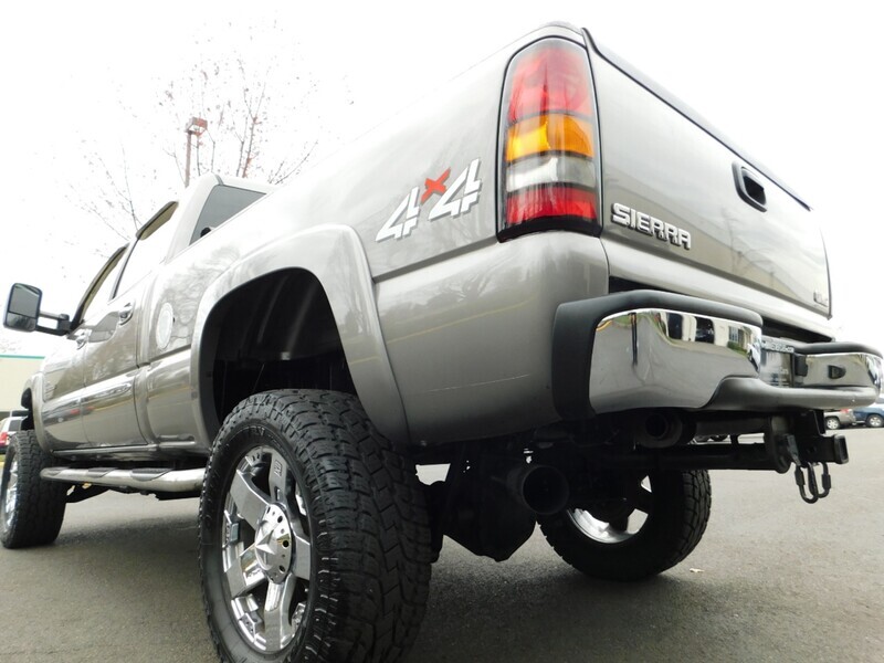 2006 GMC Sierra 2500 SLT 4X4 / 6.6L DURAMAX DIESEL / LBZ MOTOR / LIFTED   - Photo 9 - Portland, OR 97217