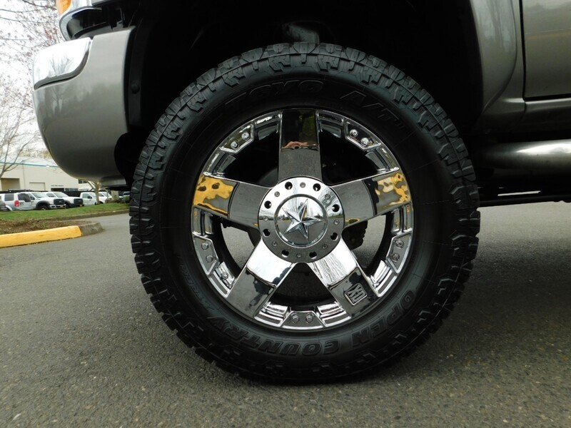 2006 GMC Sierra 2500 SLT 4X4 / 6.6L DURAMAX DIESEL / LBZ MOTOR / LIFTED   - Photo 23 - Portland, OR 97217