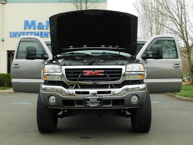 2006 GMC Sierra 2500 SLT 4X4 / 6.6L DURAMAX DIESEL / LBZ MOTOR / LIFTED   - Photo 38 - Portland, OR 97217