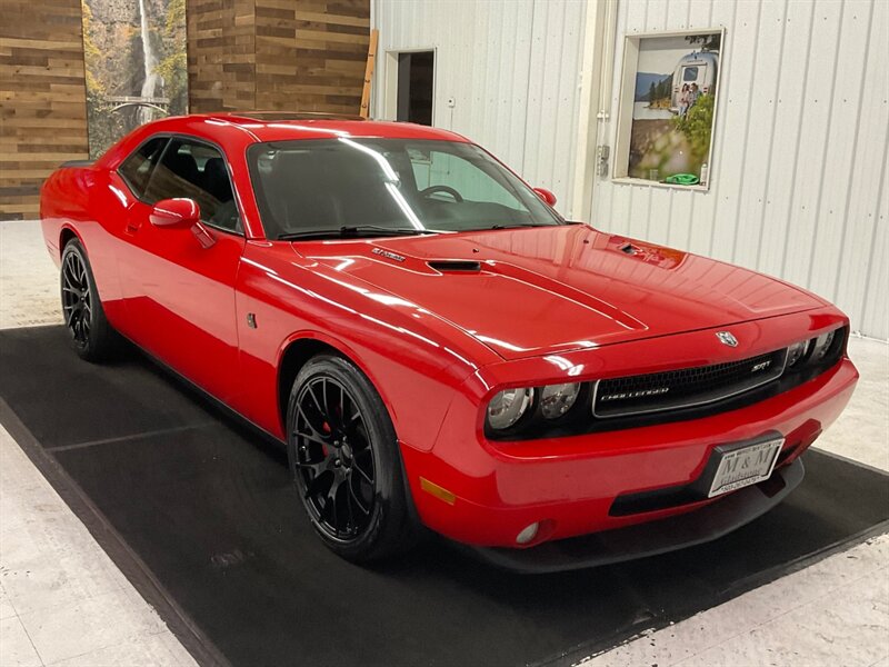 2009 Dodge Challenger SRT8 Coupe / 6.1L HEMI V8 / 6-SPEED / 63K MILES  / LOCAL CAR / HEATED SEATS / SUNROOF - Photo 2 - Gladstone, OR 97027