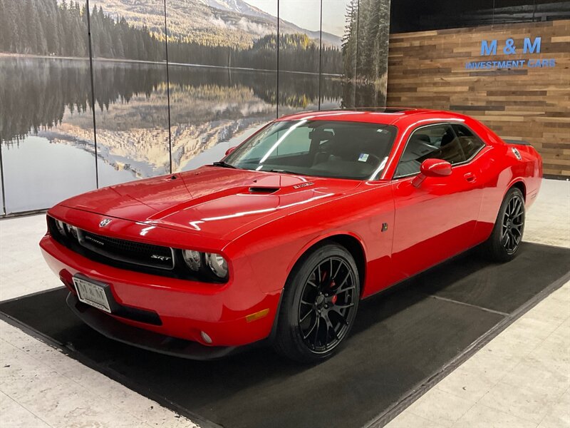 2009 Dodge Challenger SRT8 Coupe / 6.1L HEMI V8 / 6-SPEED / 63K MILES  / LOCAL CAR / HEATED SEATS / SUNROOF - Photo 25 - Gladstone, OR 97027