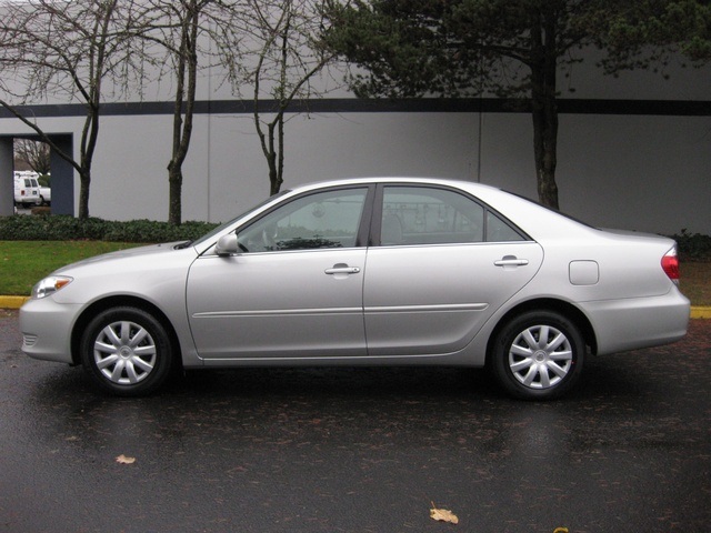 2005 Toyota Camry LE Sedan 4-cyl / Automatic / Excellent Condition   - Photo 3 - Portland, OR 97217