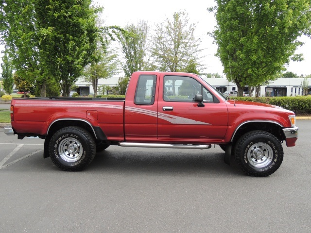 1993 Toyota Pickup Deluxe V6 / 5-Speed Manual / 4X4   - Photo 4 - Portland, OR 97217