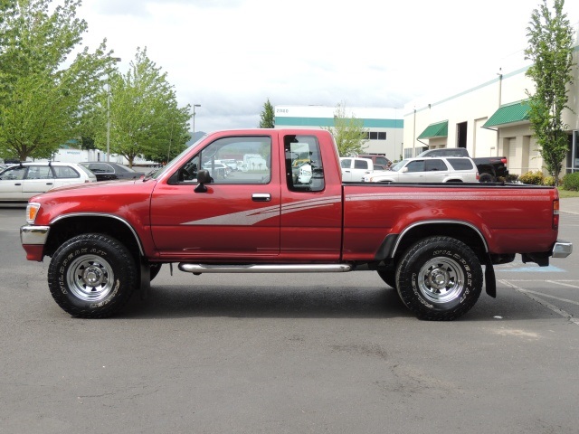 1993 Toyota Pickup Deluxe V6 / 5-Speed Manual / 4X4   - Photo 3 - Portland, OR 97217