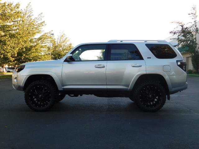 2016 Toyota 4Runner SR5 / 4WD / THIRD SEAT / LIFTED LIFTED   - Photo 3 - Portland, OR 97217