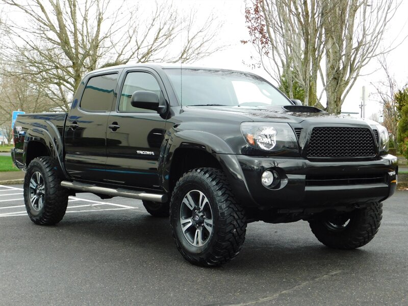 2006 Toyota Tacoma V6 4X4 / 6 SPEED /  TRD / LOW MILES / LIFTED   - Photo 2 - Portland, OR 97217