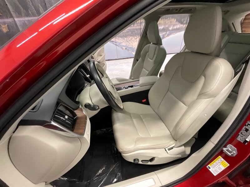 2021 Volvo XC60 T6 Momentum AWD / 4Cyl Turbo Supercharged  / Premium & Climate Pkg / BLIS / Panoramic Sunroof - Photo 10 - Gladstone, OR 97027