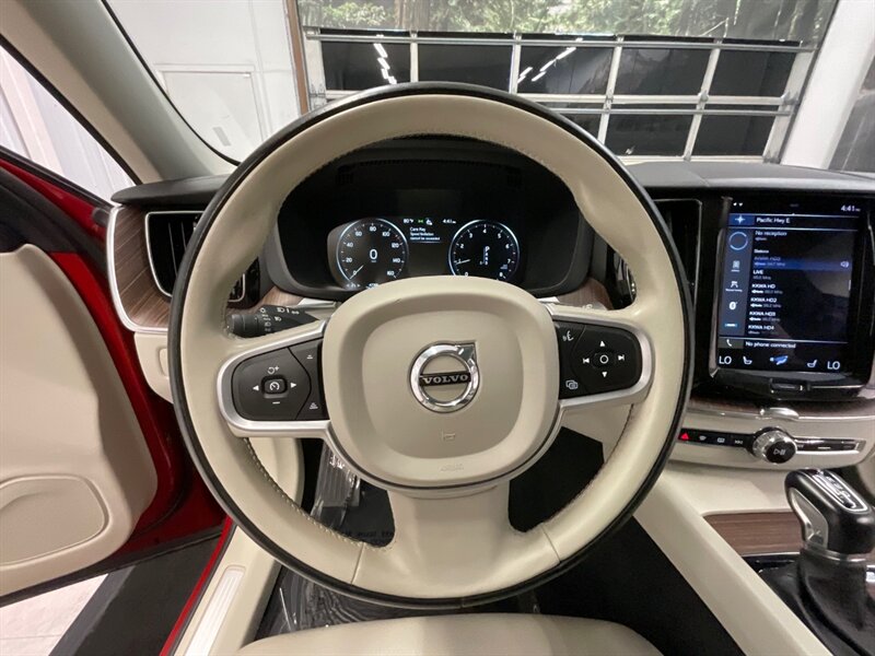 2021 Volvo XC60 T6 Momentum AWD / 4Cyl Turbo Supercharged  / Premium & Climate Pkg / BLIS / Panoramic Sunroof - Photo 16 - Gladstone, OR 97027