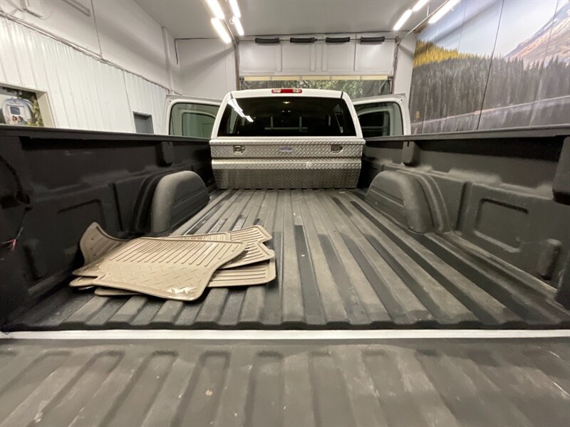 2007 GMC Sierra 3500 SLT Crew Cab 4X4 / 6.6L DIESEL / LBZ MOTOR / 1-TON  LOCAL TRUCK / RUST FREE / LONG BED / LBZ MOTOR / Leather / ONLY 102,000 MILES / SHARP & CLEAN - Photo 21 - Gladstone, OR 97027