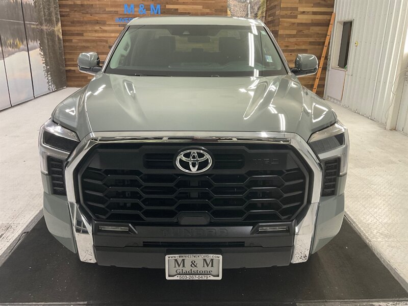 2022 Toyota Tundra SR5 TRD OFF RD / CREW CAB / 4X4 / ONLY 2,700 MILES  / 1-OWNER LOCAL / LIKE NEW / LONG BED - Photo 5 - Gladstone, OR 97027