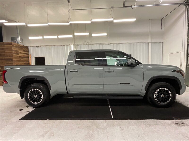 2022 Toyota Tundra SR5 TRD OFF RD / CREW CAB / 4X4 / ONLY 2,700 MILES  / 1-OWNER LOCAL / LIKE NEW / LONG BED - Photo 4 - Gladstone, OR 97027
