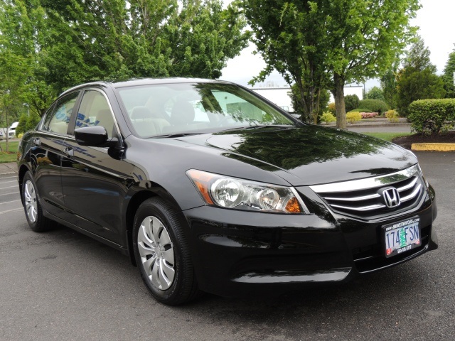 2012 Honda Accord LX / 1-OWNER / Only 46K Miles   - Photo 2 - Portland, OR 97217