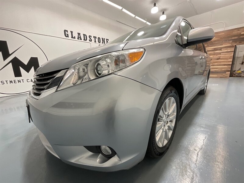 2013 Toyota Sienna Limited 7-Passenger AWD / DVD / Leather / Sunroof  / ALL WHEEL DRIVE - Photo 58 - Gladstone, OR 97027