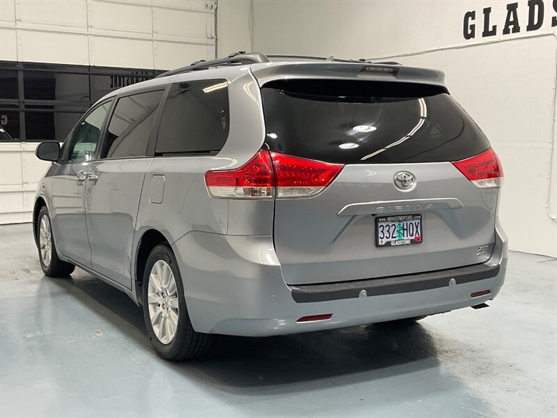 2013 Toyota Sienna Limited 7-Passenger AWD / DVD / Leather / Sunroof  / ALL WHEEL DRIVE - Photo 8 - Gladstone, OR 97027