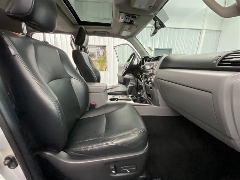 2011 Toyota 4Runner SR5 Premium 4X4 / Leather Heated Seats / Sunroof   - Photo 14 - Gladstone, OR 97027