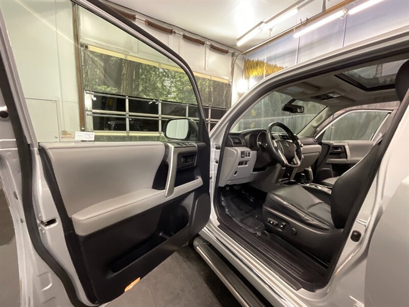2011 Toyota 4Runner SR5 Premium 4X4 / Leather Heated Seats / Sunroof   - Photo 38 - Gladstone, OR 97027