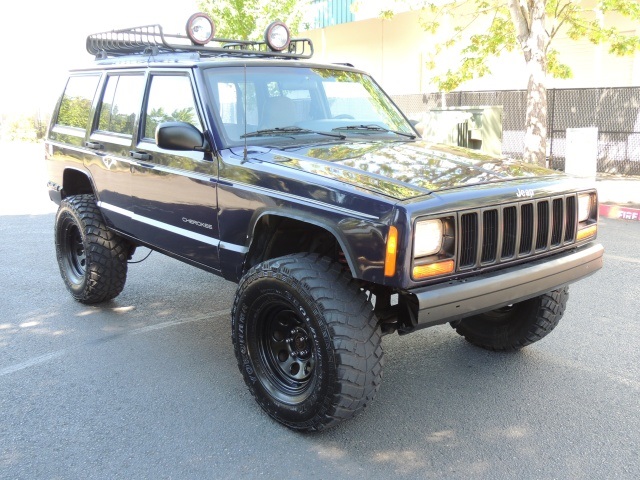 1998 Jeep Cherokee SE / 4WD / 6-Cyl / 4.0 Liters / MUD Tires / LIFTED   - Photo 2 - Portland, OR 97217