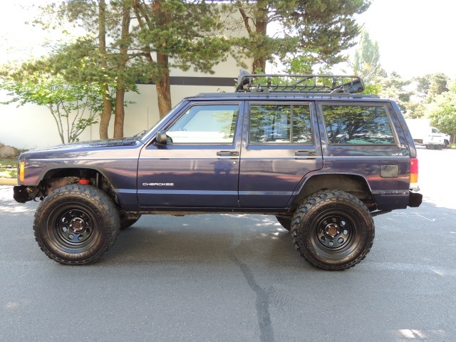 1998 Jeep Cherokee SE / 4WD / 6-Cyl / 4.0 Liters / MUD Tires / LIFTED   - Photo 3 - Portland, OR 97217