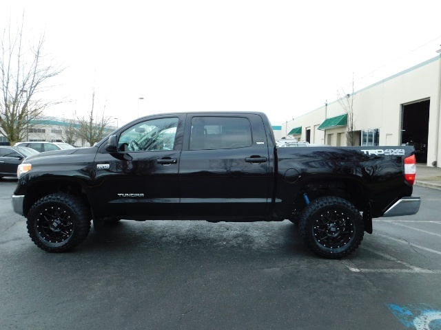 2015 Toyota Tundra SR5 Crewmax / Backup Cam / 1-OWNER / LIFTED LIFTED   - Photo 3 - Portland, OR 97217