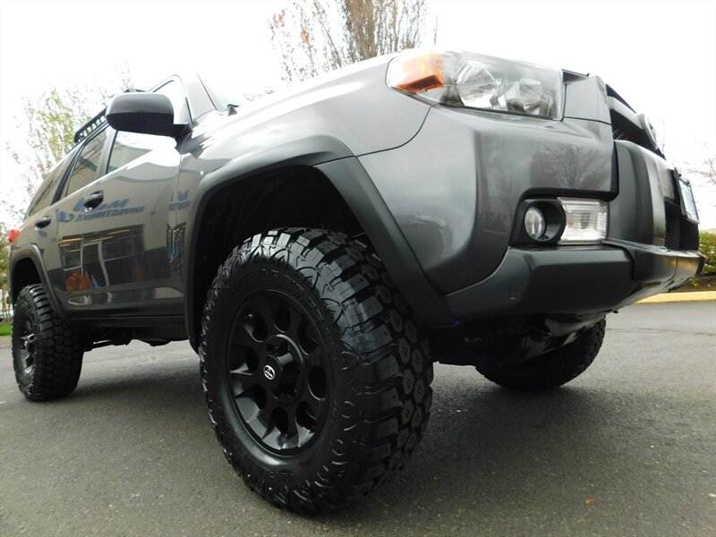 2010 Toyota 4Runner Trail Edition 4X4 / 1-OWNER /CRAWL CONTROL LIFTED   - Photo 10 - Portland, OR 97217