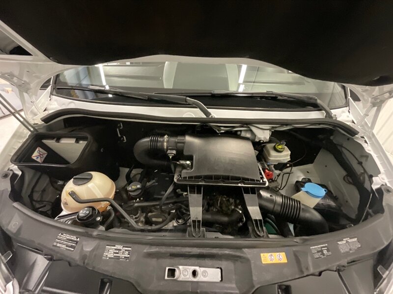 2012 Mercedes-Benz Sprinter 2500 CARGO VAN / 3.0L V6 DIESEL / Backup Camera  / STANDARD ROOF w. 144 " WB / 130,000 MILES - Photo 32 - Gladstone, OR 97027