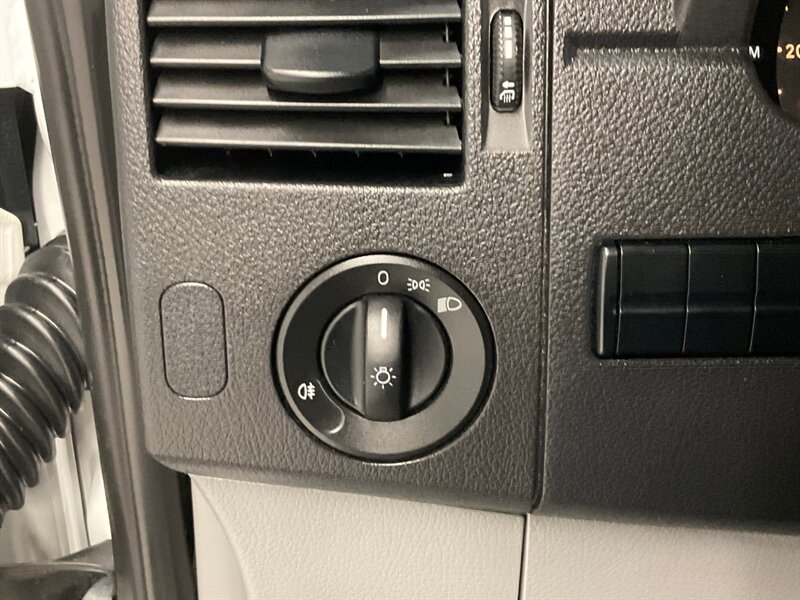 2012 Mercedes-Benz Sprinter 2500 CARGO VAN / 3.0L V6 DIESEL / Backup Camera  / STANDARD ROOF w. 144 " WB / 130,000 MILES - Photo 35 - Gladstone, OR 97027