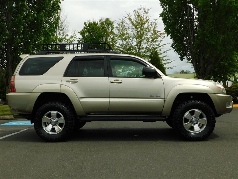 2004 Toyota 4Runner SR5 4X4 / V8 / 3RD ROW SEAT / DIFF LOCK / LIFTED   - Photo 4 - Portland, OR 97217