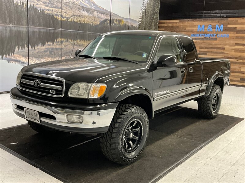 2000 Toyota Tundra Limited 4X4 / 4.7L V8 / LIFTED w. NEW 33 " MUD TIRE  / Leather Seats / LIFTED w. WHEELS & TIRES / TIMING BELT SERVICE DONE / RUST FREE / SHARP & CLEAN !! - Photo 1 - Gladstone, OR 97027