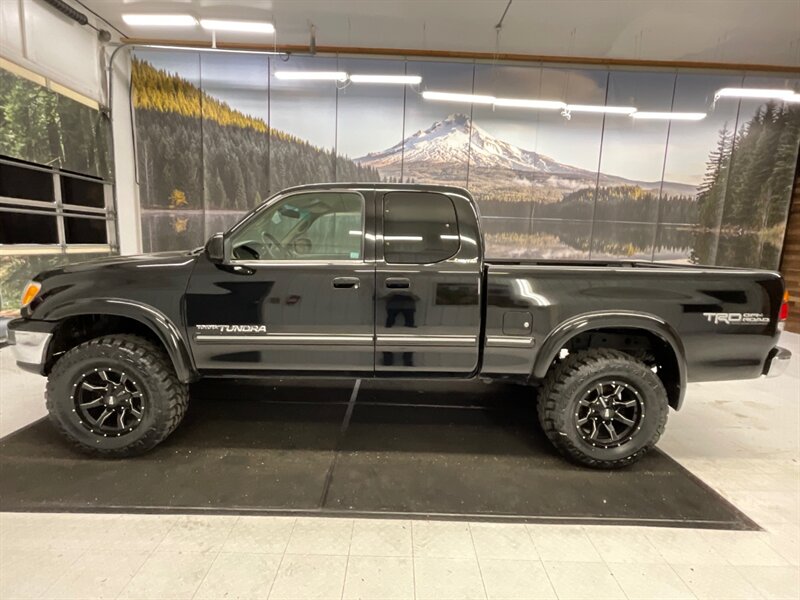 2000 Toyota Tundra Limited 4X4 / 4.7L V8 / LIFTED w. NEW 33 " MUD TIRE  / Leather Seats / LIFTED w. WHEELS & TIRES / TIMING BELT SERVICE DONE / RUST FREE / SHARP & CLEAN !! - Photo 3 - Gladstone, OR 97027