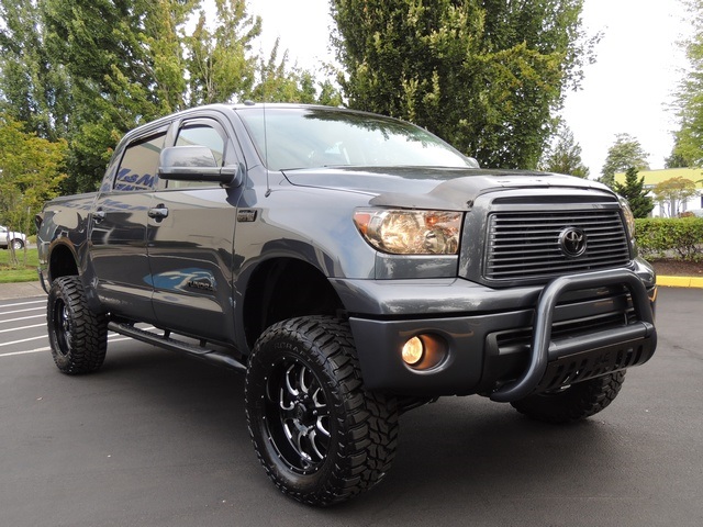 2010 Toyota Tundra SR5 CREWMAX / 5.7L 4X4 / Leather /Sunroof /LIFTED   - Photo 2 - Portland, OR 97217